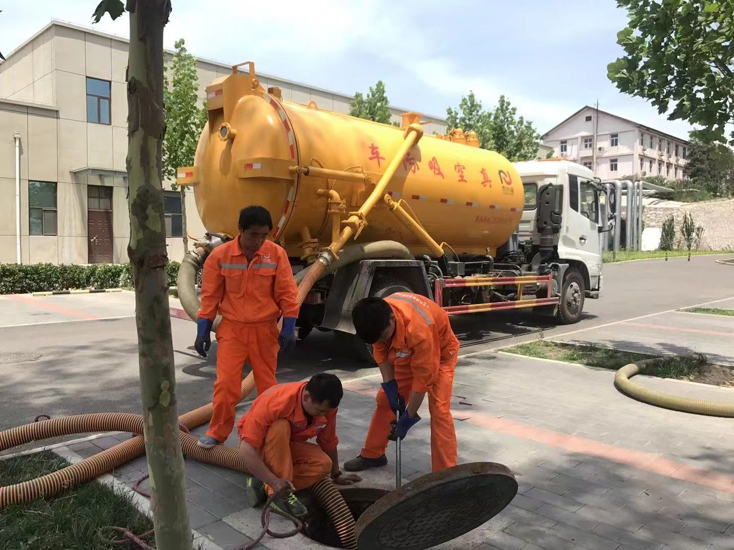 兴国化粪池清理与5-8吨吸粪车施工效率分析